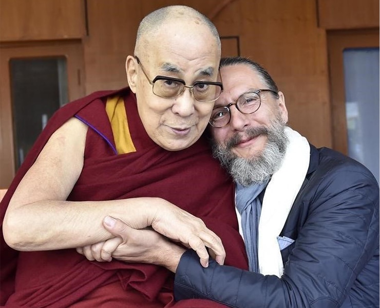 Dr. Vic ,who practices Eastern & western spirituality, was invited to meet in Dharamsala in 2019 His Holiness the Dalai Lama who gave his blessings for TEP.